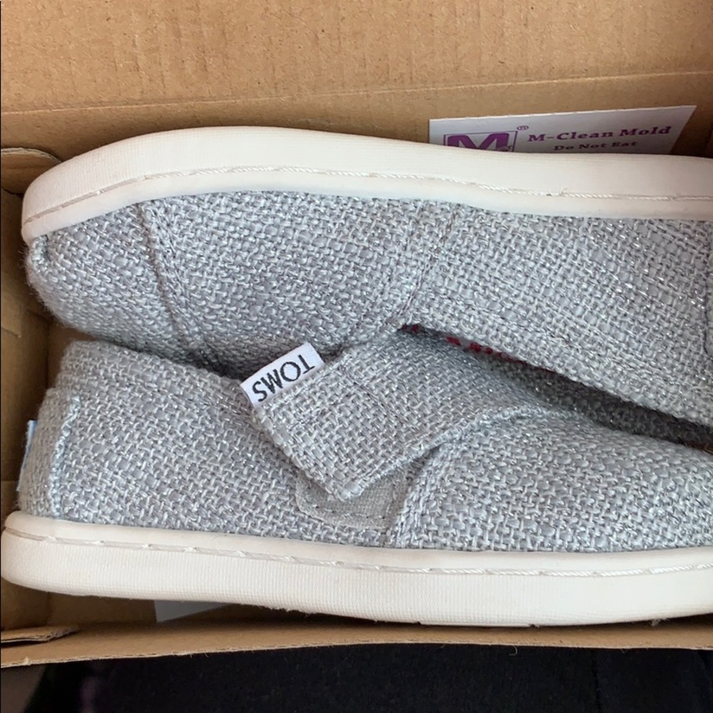 Toms silver tiny size 6
